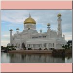 omar_ali_saifuddien_mosque_2_bandar_seri_begawan_-_brunei.jpg